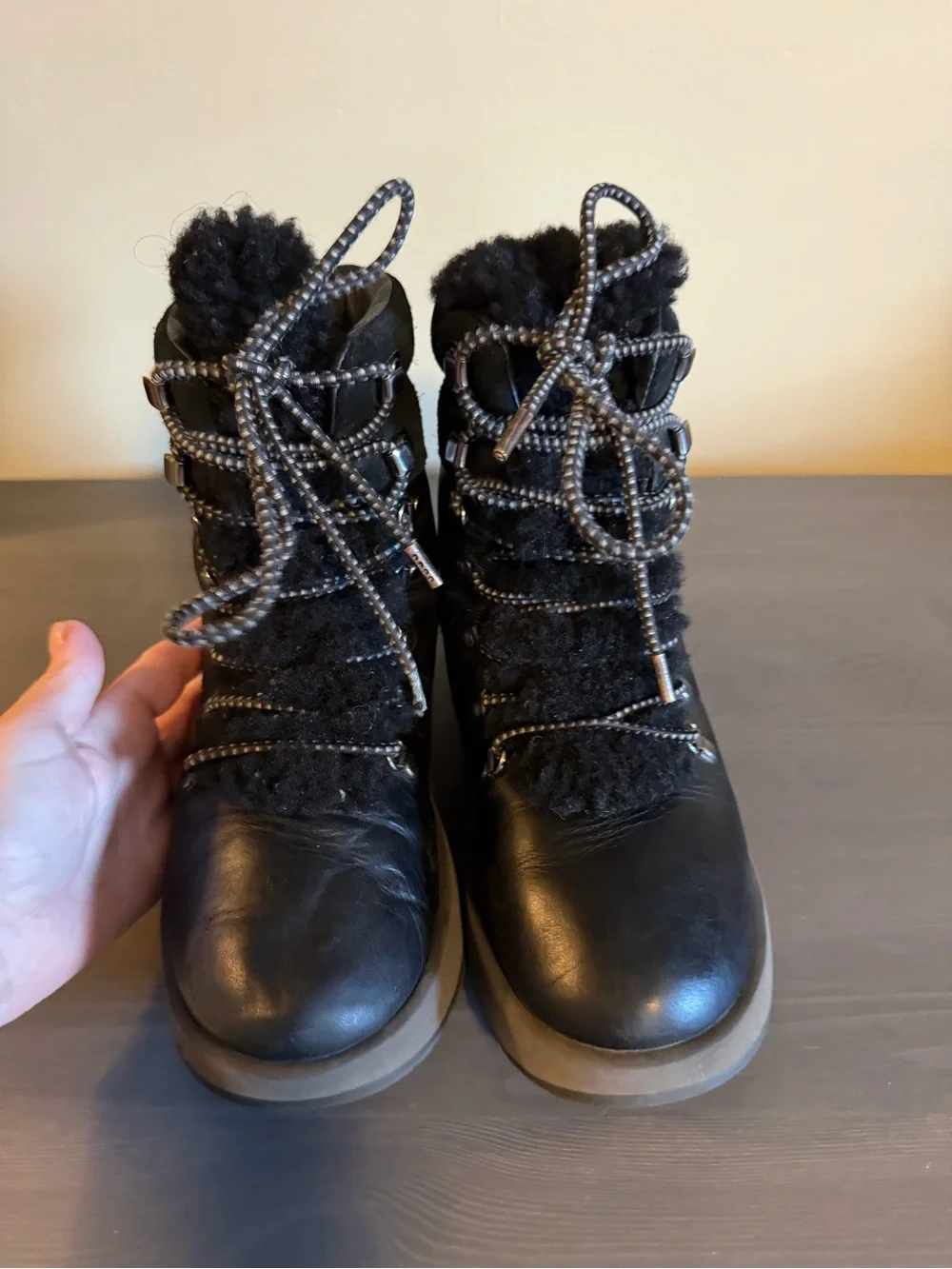 UGG Viki Black Lace-Up Winter Waterproof Winter Boots